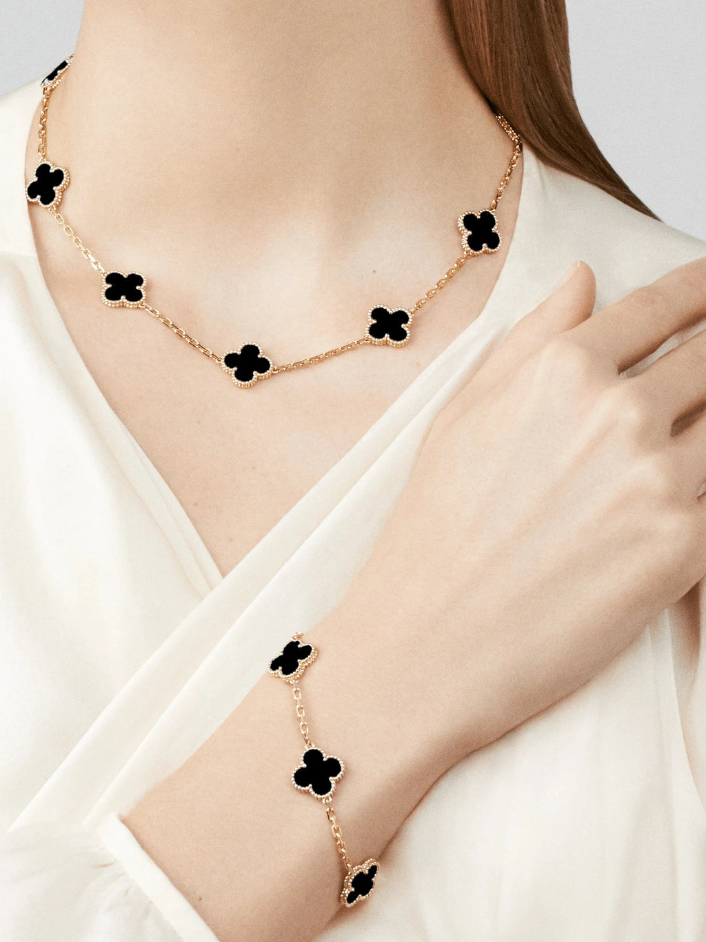 Vintage Clover Leaf Necklace E968