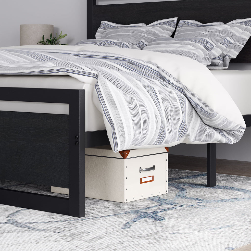 Queen Size Metal Platform Bed Frame with Wooden Headboard & Footboard N91205
