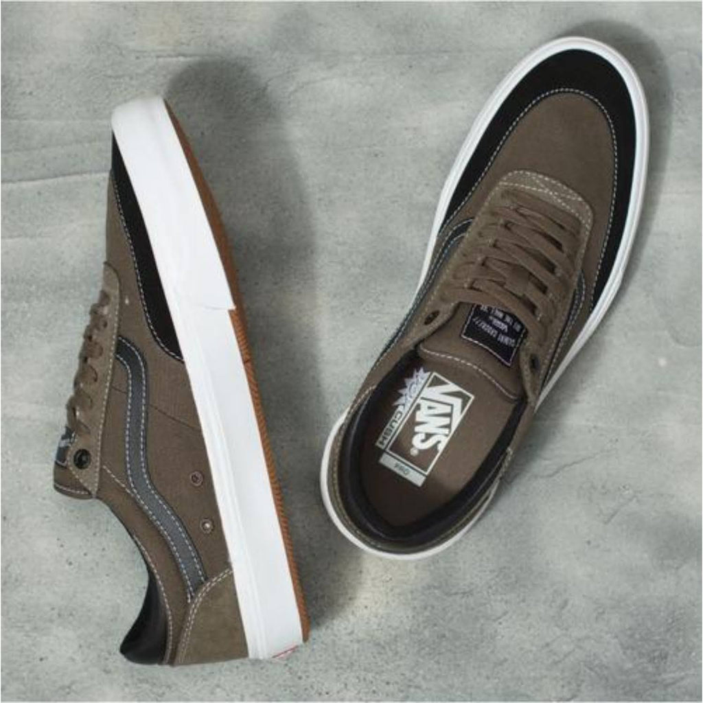 White Skate Shoes B3554