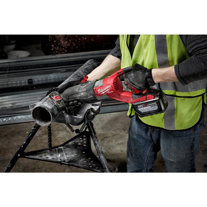 18V Brushless Cordless Reciprocating Saw with Battery & Blade Set D613626