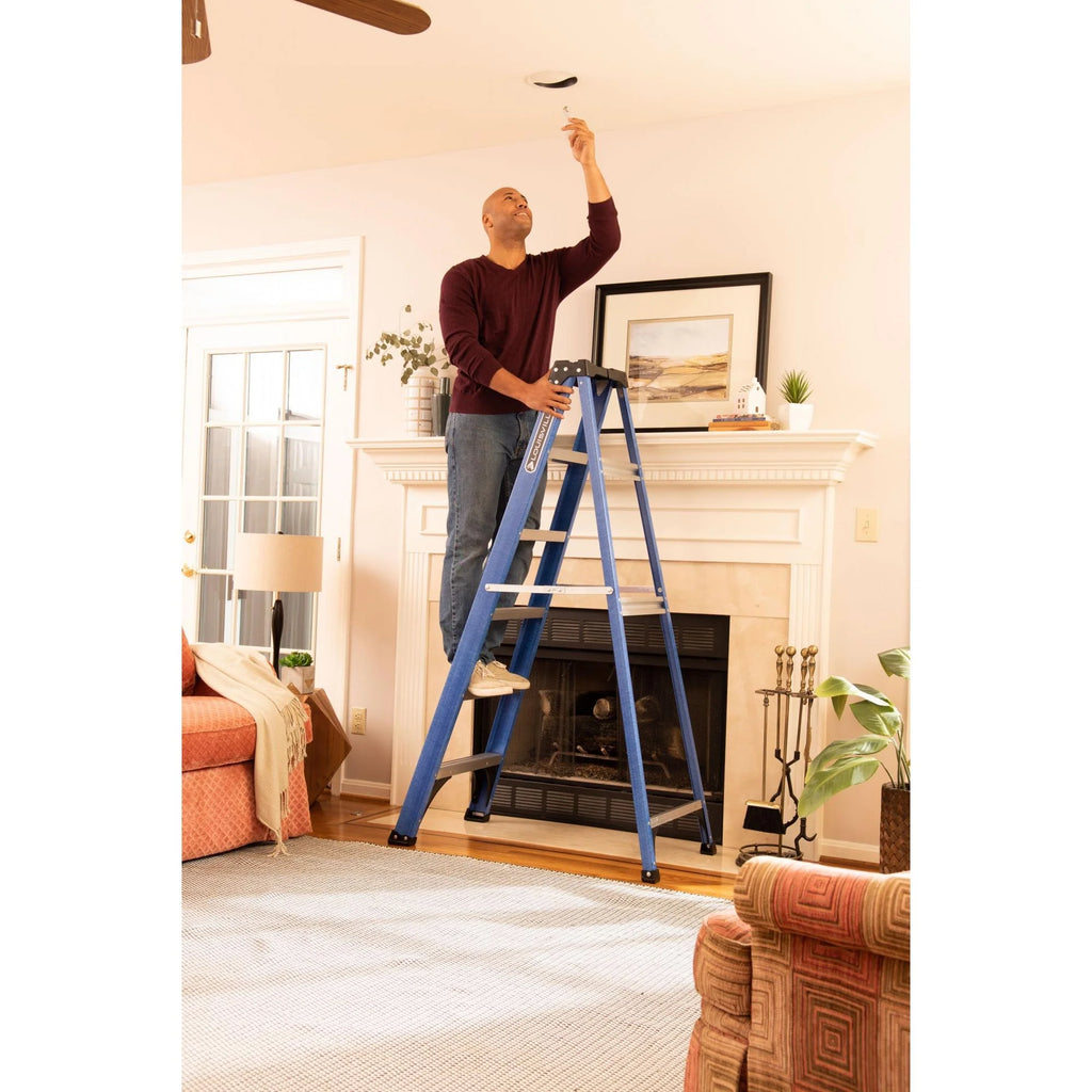 6 ft Fiberglass Step Ladder J182148