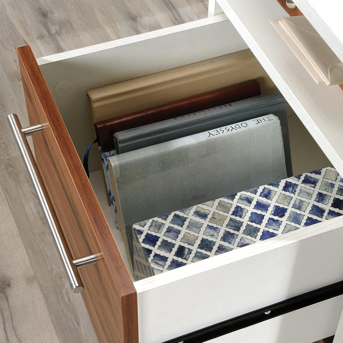 L-Desk, Pearl Oak Finish Z5528