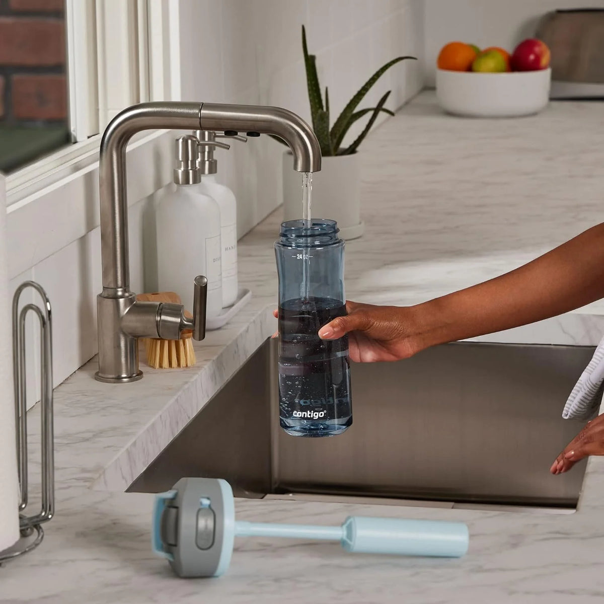24 oz Plastic Filter Water Bottle R49114