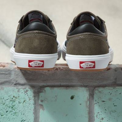 White Skate Shoes B3554