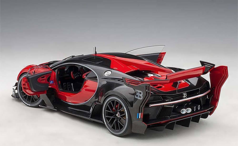 Red and Black 1:18 Scale Car L35991