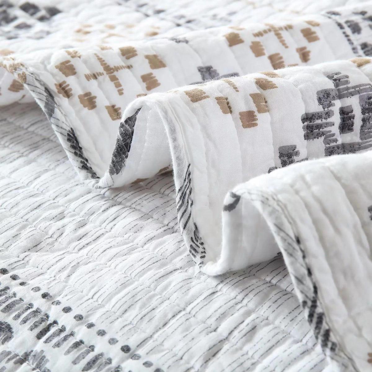 100% Cotton King Size Quilt Set White Charcoal Geometric Striped 3-Piece A876